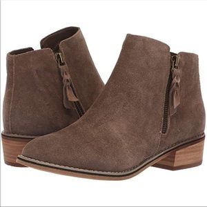 Blondo Liam waterproof suede ankle booties